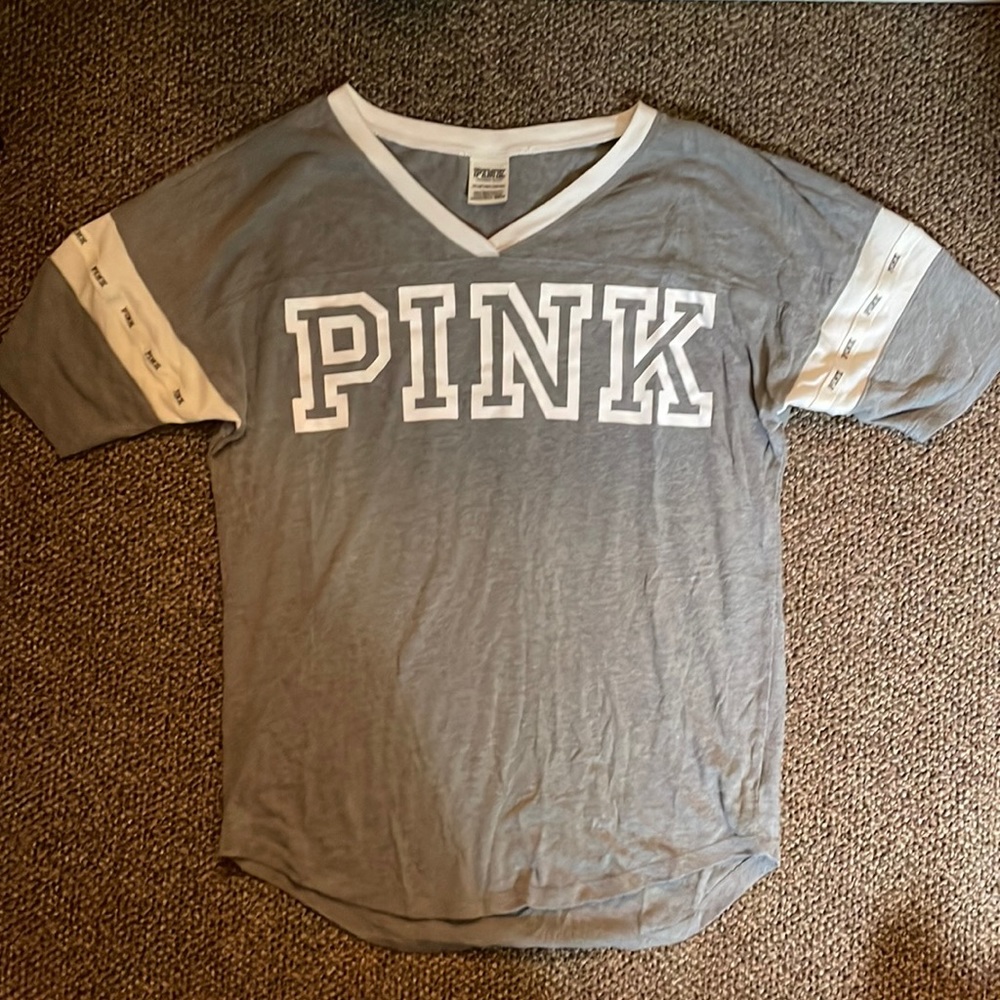 PINK white and gray shortsleeve T-Shirt